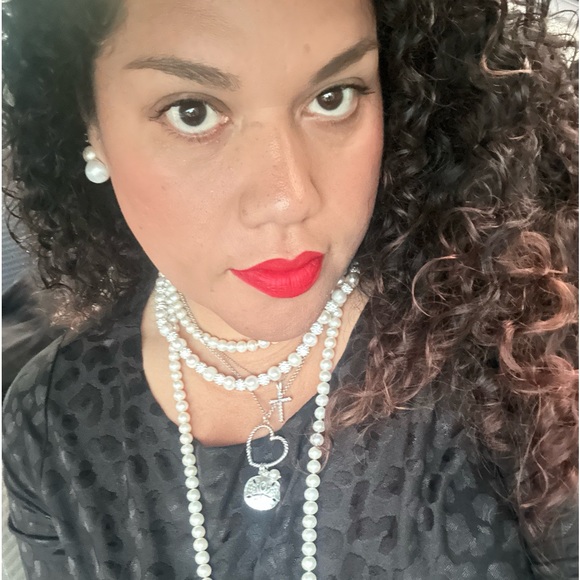 Meet your Posher, Lori - Picture 2 of 2